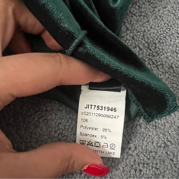 emerald green velvet cami - Picture 2 of 2